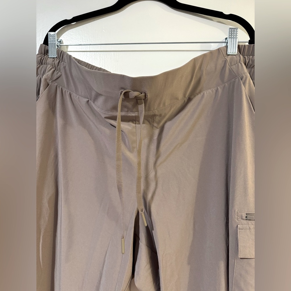 All in Motion women’s joggers in Tan/greige Cargo pocket Pants size 1x - Picture 5 of 7